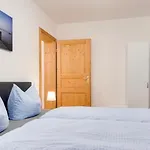 Bergblick Fuer Bis 13 Oder 14 Personen Mit 5 Schlafzimmer Und 3 Baeder