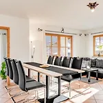 Bergblick Fuer Bis 13 Oder 14 Personen Mit 5 Schlafzimmer Und 3 Baeder * Unterammergau