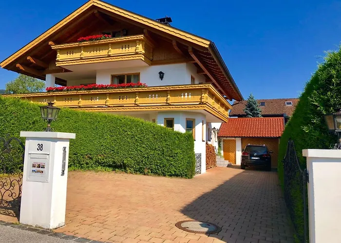 Bergblick Fuer Bis 13 Oder 14 Personen Mit 5 Schlafzimmer Und 3 Baeder Daire
