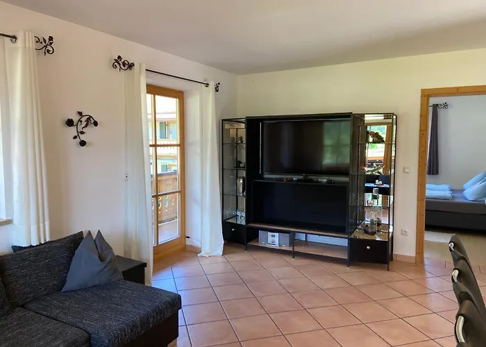 Daire Bergblick Fuer Bis 13 Oder 14 Personen Mit 5 Schlafzimmer Und 3 Baeder Unterammergau
