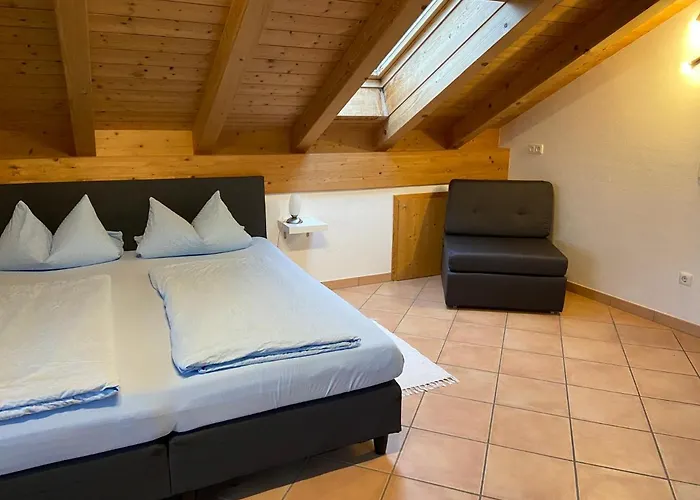 Bergblick Fuer Bis 13 Oder 14 Personen Mit 5 Schlafzimmer Und 3 Baeder *