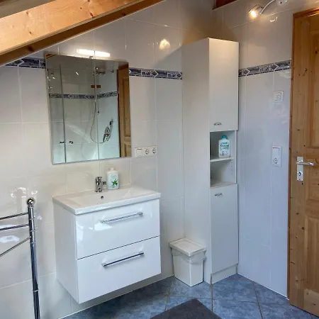 Bergblick Fuer Bis 13 Oder 14 Personen Mit 5 Schlafzimmer Und 3 Baeder *