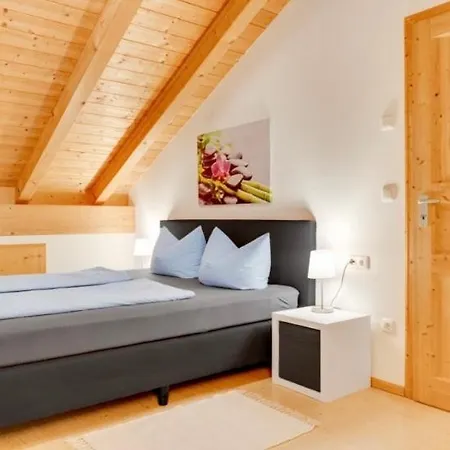 Bergblick Fuer Bis 13 Oder 14 Personen Mit 5 Schlafzimmer Und 3 Baeder *