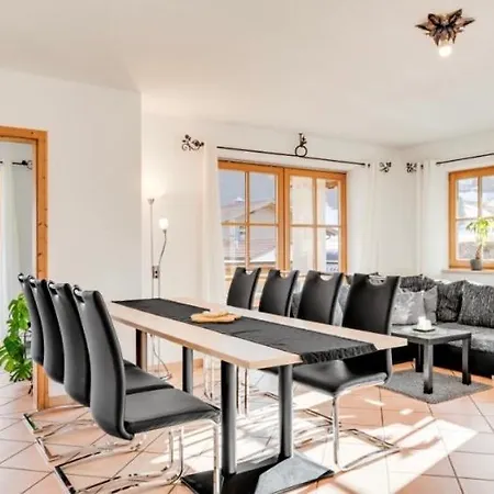 Bergblick Fuer Bis 13 Oder 14 Personen Mit 5 Schlafzimmer Und 3 Baeder * Unterammergau