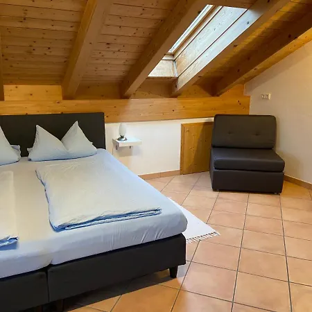 Bergblick Fuer Bis 13 Oder 14 Personen Mit 5 Schlafzimmer Und 3 Baeder *