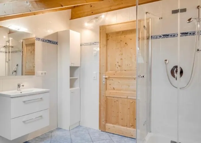 Apartamento Bergblick Fuer Bis 13 Oder 14 Personen Mit 5 Schlafzimmer Und 3 Baeder